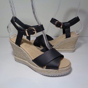 ALDO Size 8 WOEVIA Black Raffia New Wedge Sandals